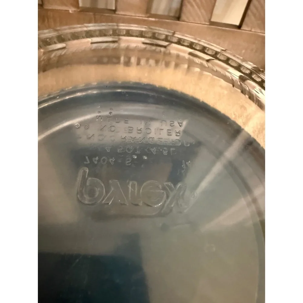 Pyrex sculpted clear